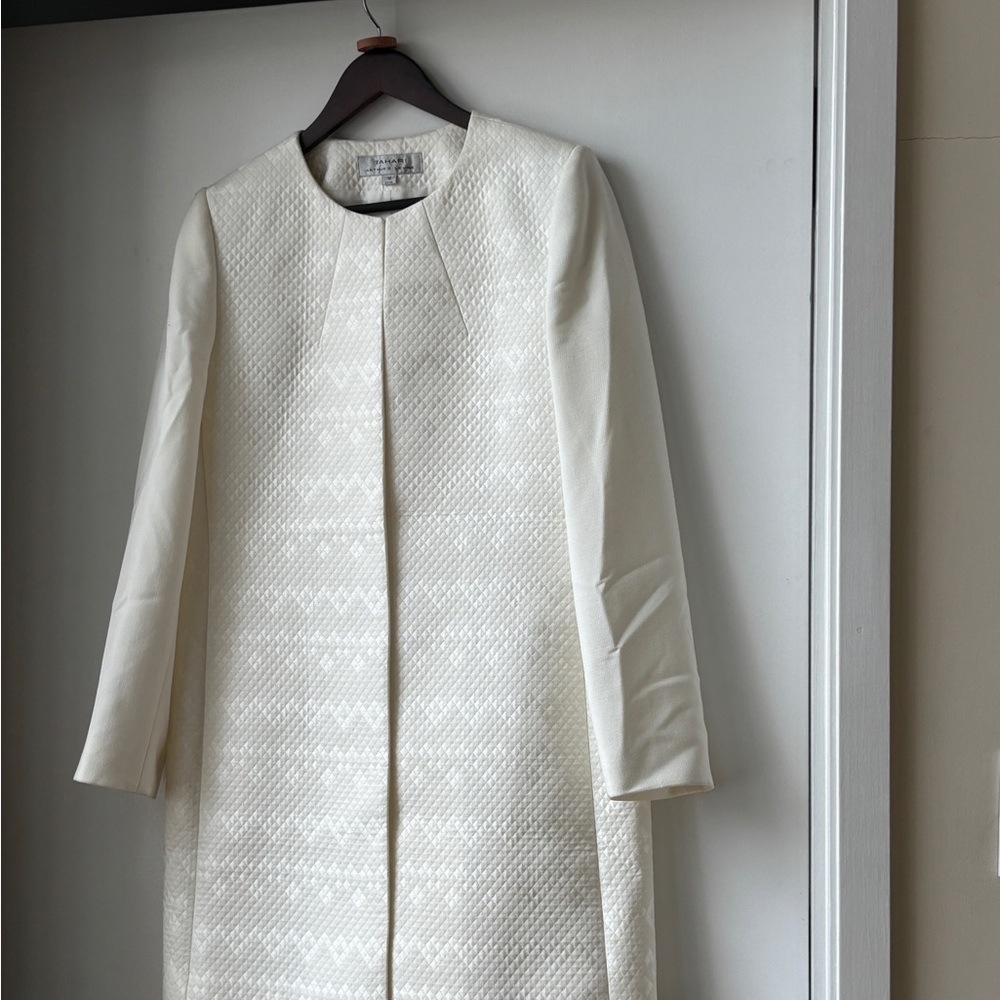 Elegant Cream Textured Tahari ASL Coat